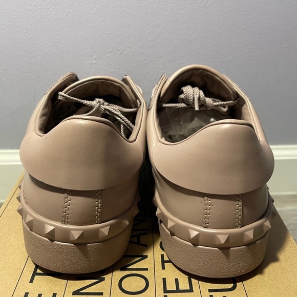 Valentino - Picture 7 of 8